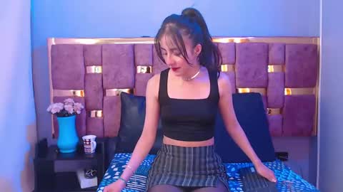 Snapshot of ling_ling24 chatting on February 22, 4:07 am ling ling24 online show from February 22, 4:07 am