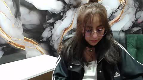 Snapshot of ling_ling24 chatting on March 7, 3:08 am ling ling24 online show from March 7, 3:08 am