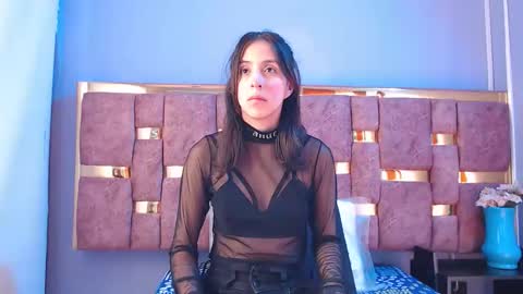 Snapshot of ling_ling24 chatting on January 8, 7:10 am ling ling24 online show from January 8, 7:10 am