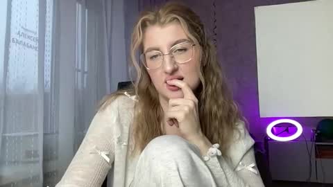 Snapshot of linoreya chatting on November 22, 10:25 am linoreya online show from November 22, 10:25 am