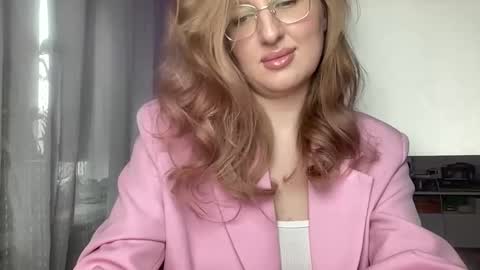 Snapshot of linoreya chatting on November 25, 8:14 am linoreya online show from November 25, 8:14 am