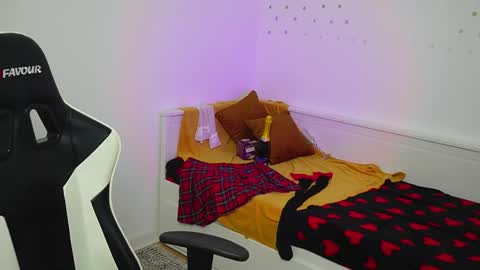 Snapshot of linphea chatting on February 22, 6:39 pm Tina online show from February 22, 6:39 pm