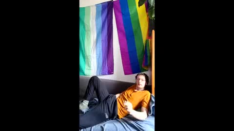 linushugebttm420 online show from April 21, 12:22 pm