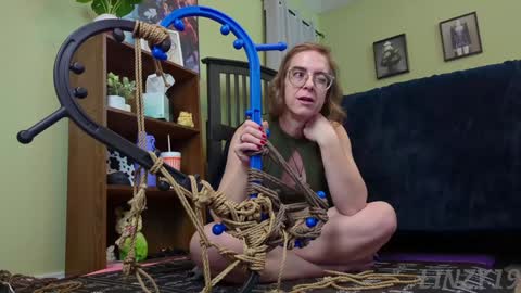 Snapshot of linzy19 chatting on December 15, 5:23 am Linzy19 online show from December 15, 5:23 am