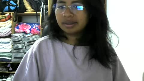 liora online show from June 25, 3:50 am