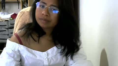 Snapshot of liora_selene chatting on July 7, 6:47 am liora online show from July 7, 6:47 am