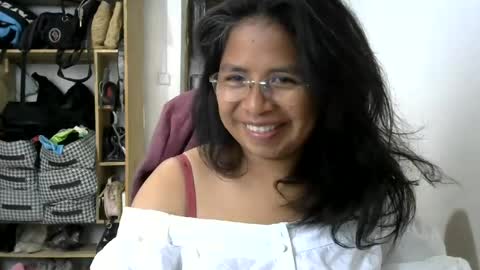 Snapshot of liora_selene chatting on August 2, 9:19 am liora online show from August 2, 9:19 am