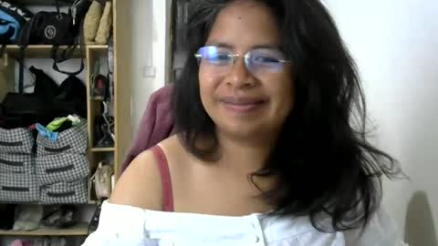 Snapshot of liora_selenex chatting on August 2, 9:19 am Liora selenex online show from August 2, 9:19 am