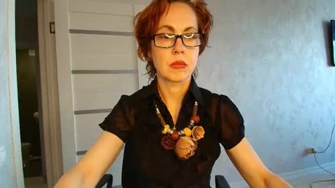 Liora Weiss online show from April 29, 9:35 am