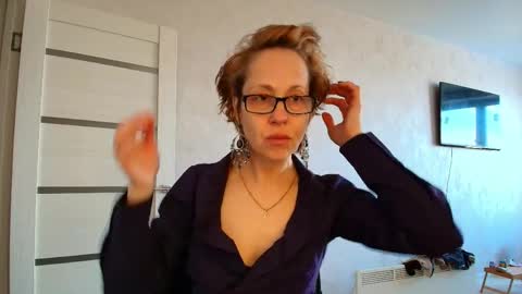 Liora Weiss online show from May 2, 11:48 am