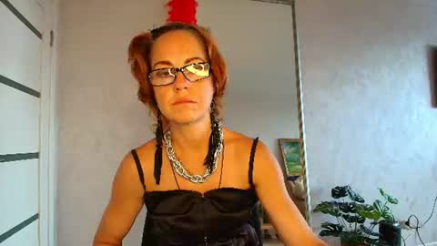 Liora Weiss online show from July 17, 8:32 am