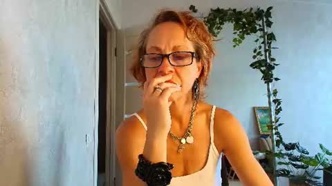Liora Weiss online show from July 23, 8:56 am