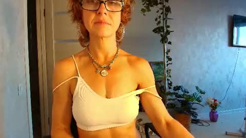 Liora Weiss online show from July 28, 3:21 pm