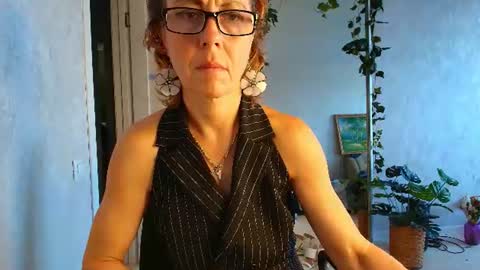 Liora Weiss online show from August 1, 8:13 am