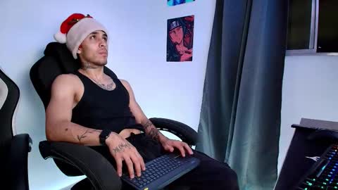 Snapshot of liorvante chatting on December 16, 3:22 am Lior Vante online show from December 16, 3:22 am