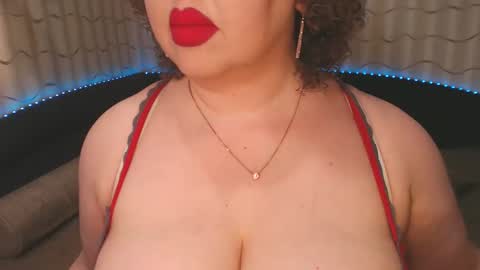 Snapshot of lipsaddiction chatting on January 10, 2:45 pm LIpsAddiction online show from January 10, 2:45 pm