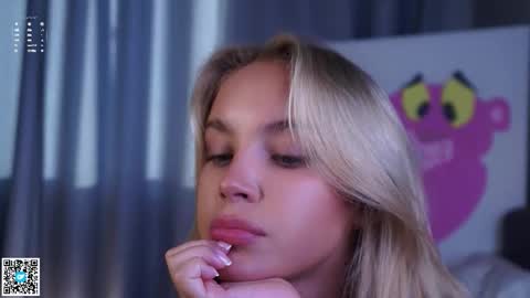 Snapshot of lipswithsmileonthem chatting on September 28, 1:11 am Amelia online show from September 28, 1:11 am