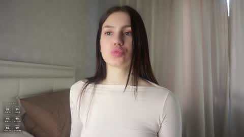 Amelia online show from August 4, 1:20 am