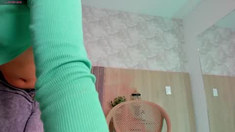 Snapshot of liriasweetie chatting on April 17, 11:35 am liria online show from April 17, 11:35 am