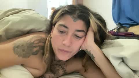 lirioooo8888 online show from March 12, 4:02 pm