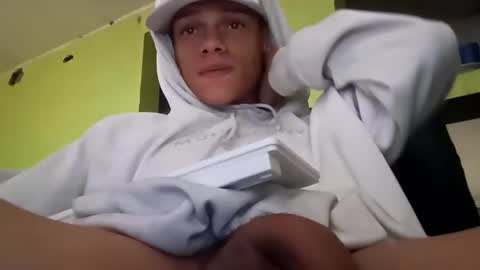 Snapshot of liroy_demon chatting on November 13, 9:03 pm liroy_demon online show from November 13, 9:03 pm