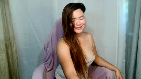Snapshot of lirpa1997 chatting on July 4, 3:02 am April online show from July 4, 3:02 am