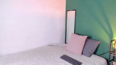 Snapshot of liry_kim chatting on May 25, 8:37 pm liry online show from May 25, 8:37 pm