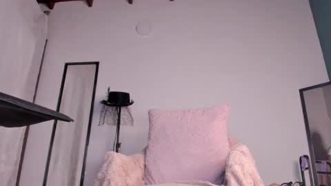 Snapshot of liry_kim chatting on June 6, 6:45 pm liry online show from June 6, 6:45 pm