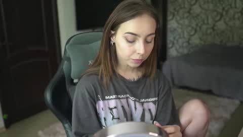 Snapshot of lis_silver chatting on September 28, 6:41 am Lisa online show from September 28, 6:41 am