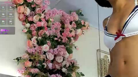 lis_vega_ online show from July 4, 7:20 pm