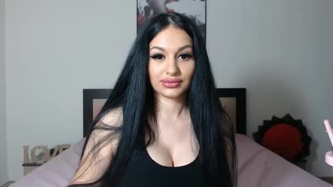 Snapshot of lisa104739 chatting on December 10, 12:06 am Lisa online show from December 10, 12:06 am