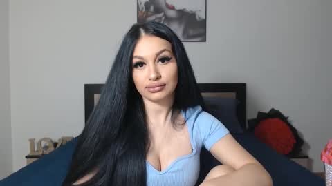 Snapshot of lisa104739 chatting on December 15, 9:20 pm Lisa online show from December 15, 9:20 pm