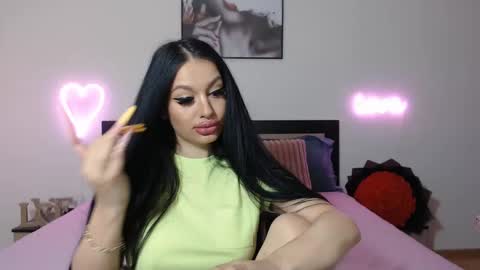 Snapshot of lisa104739 chatting on February 11, 9:14 pm Lisa online show from February 11, 9:14 pm