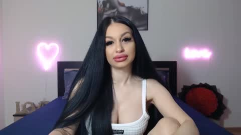 Snapshot of lisa104739 chatting on February 19, 9:14 pm Lisa online show from February 19, 9:14 pm