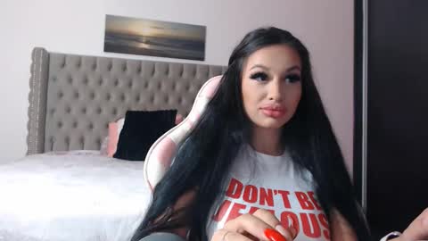 Snapshot of lisa104739 chatting on September 28, 7:30 pm Lisa online show from September 28, 7:30 pm