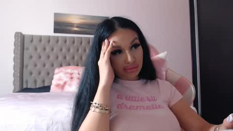 Snapshot of lisa104739 chatting on November 12, 8:41 pm Lisa online show from November 12, 8:41 pm