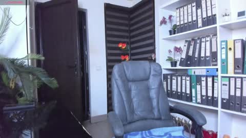 lisa online show from November 30, 3:10 am