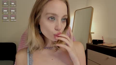 Lisa online show from December 7, 11:51 am