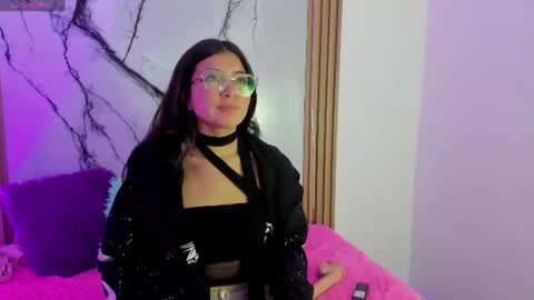 Snapshot of lisa_camx chatting on July 30, 2:38 pm lisa_camx online show from July 30, 2:38 pm