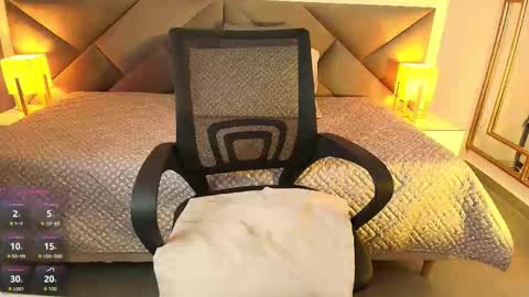 Lisa online show from December 13, 7:53 pm