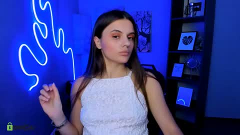 Snapshot of lisa_dark_ chatting on June 5, 2:12 pm Lisa online show from June 5, 2:12 pm