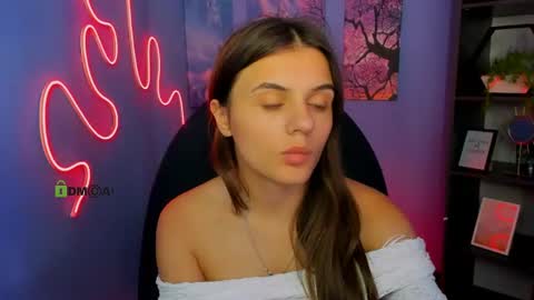 Snapshot of lisa_dark_ chatting on June 25, 3:27 pm Lisa online show from June 25, 3:27 pm