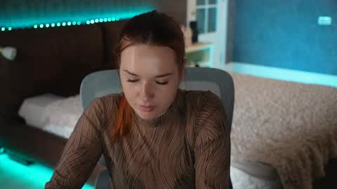 Snapshot of lisa_elfy chatting on June 1, 3:47 pm lisa_elfy online show from June 1, 3:47 pm