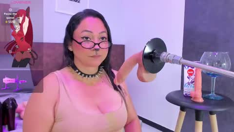 Snapshot of lisa_milf_ chatting on November 13, 2:32 am Lisa online show from November 13, 2:32 am