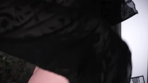 Elisabeth or Lisa online show from November 16, 8:36 pm