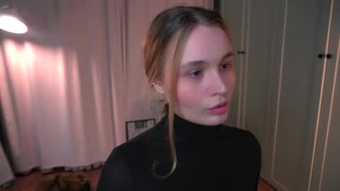 Elisabeth or Lisa online show from January 18, 8:12 pm