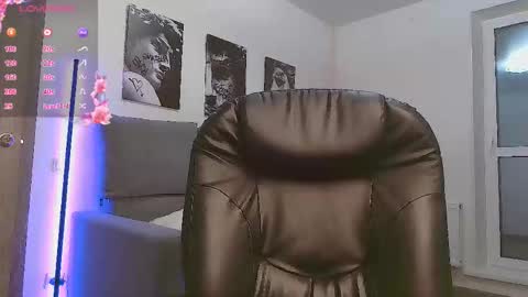 Lisa online show from March 11, 2:34 pm