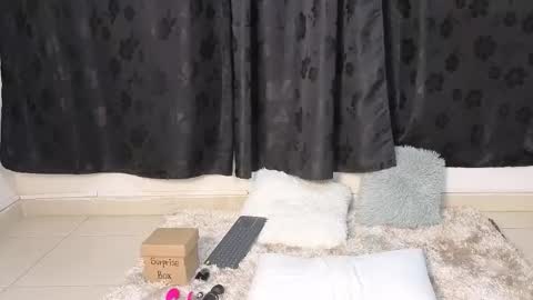 lisa_sweetas online show from February 19, 1:34 am