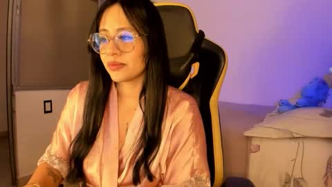 Lisa Thompson online show from December 3, 1:24 am