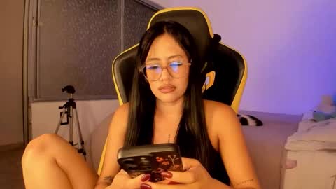 Lisa Thompson online show from December 4, 1:48 am